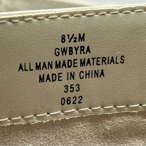 Guess BYRA Women’s Platform Block Heel Ankle Boots Ivory Patent, 8.5M NWB - Picture 10 of 12